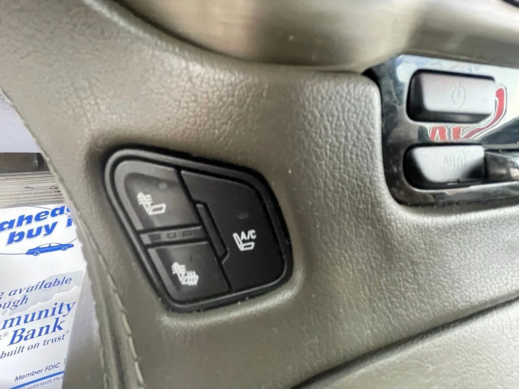 Used 2015 Gray GMC Denali image 28