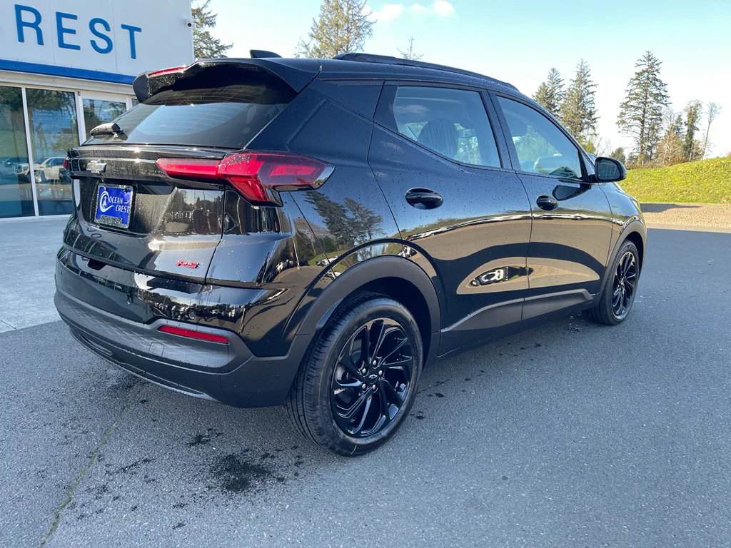 2027 Chevrolet Bolt RS - Photo 10