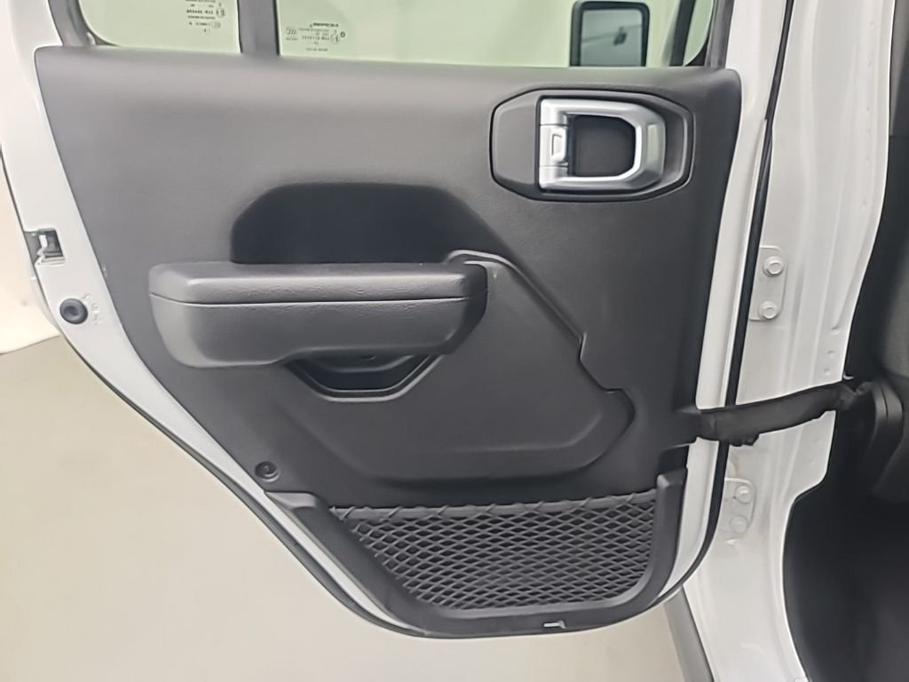 2025 Jeep Wrangler 4-Door Rubicon - Photo 20