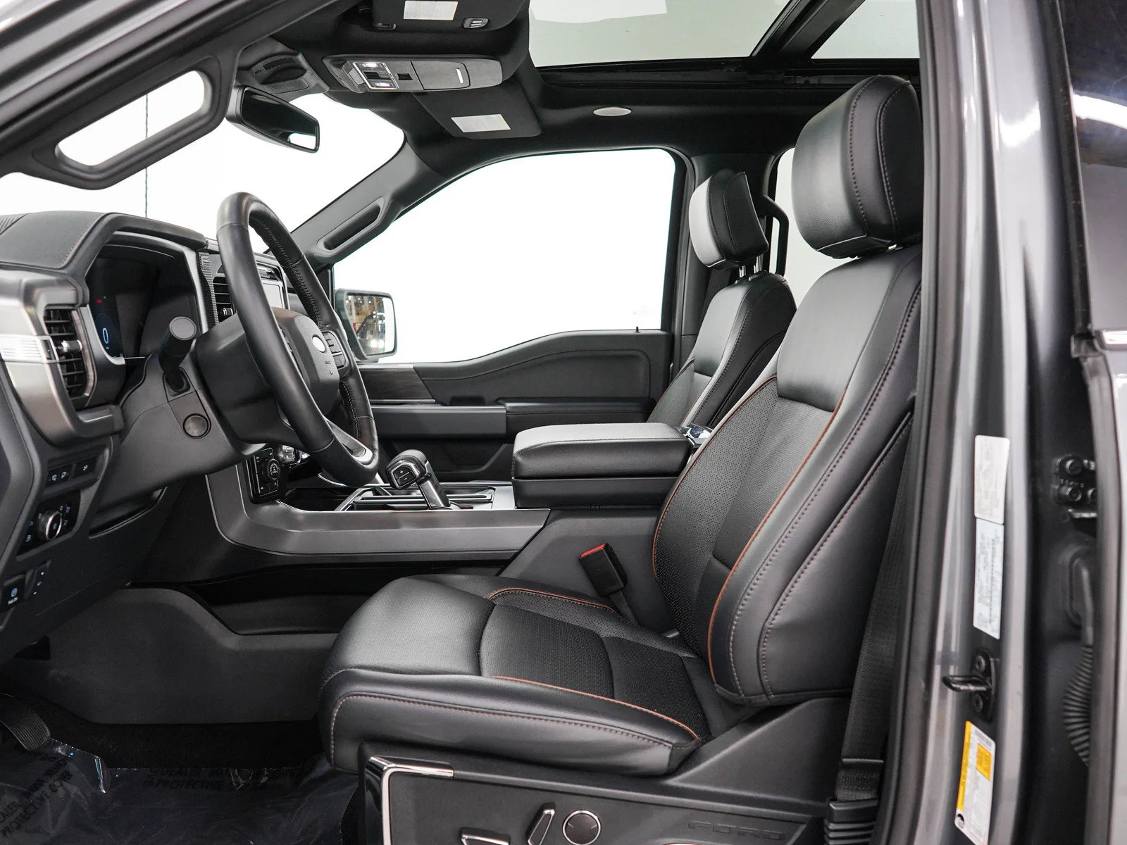 Used 2024 Gray Ford LARIAT image 24
