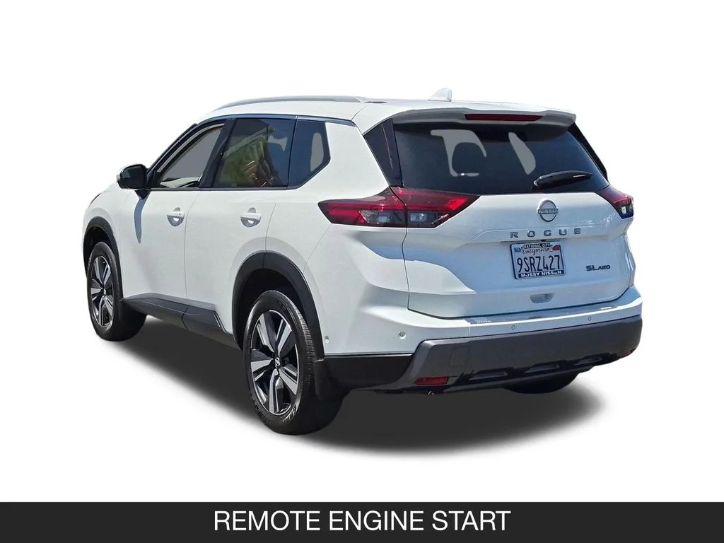 Used 2025 White Nissan SL image 7
