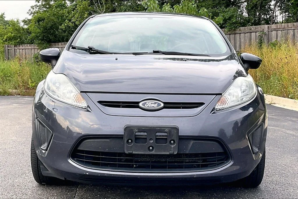 Used 2013 Purple Ford S image 2