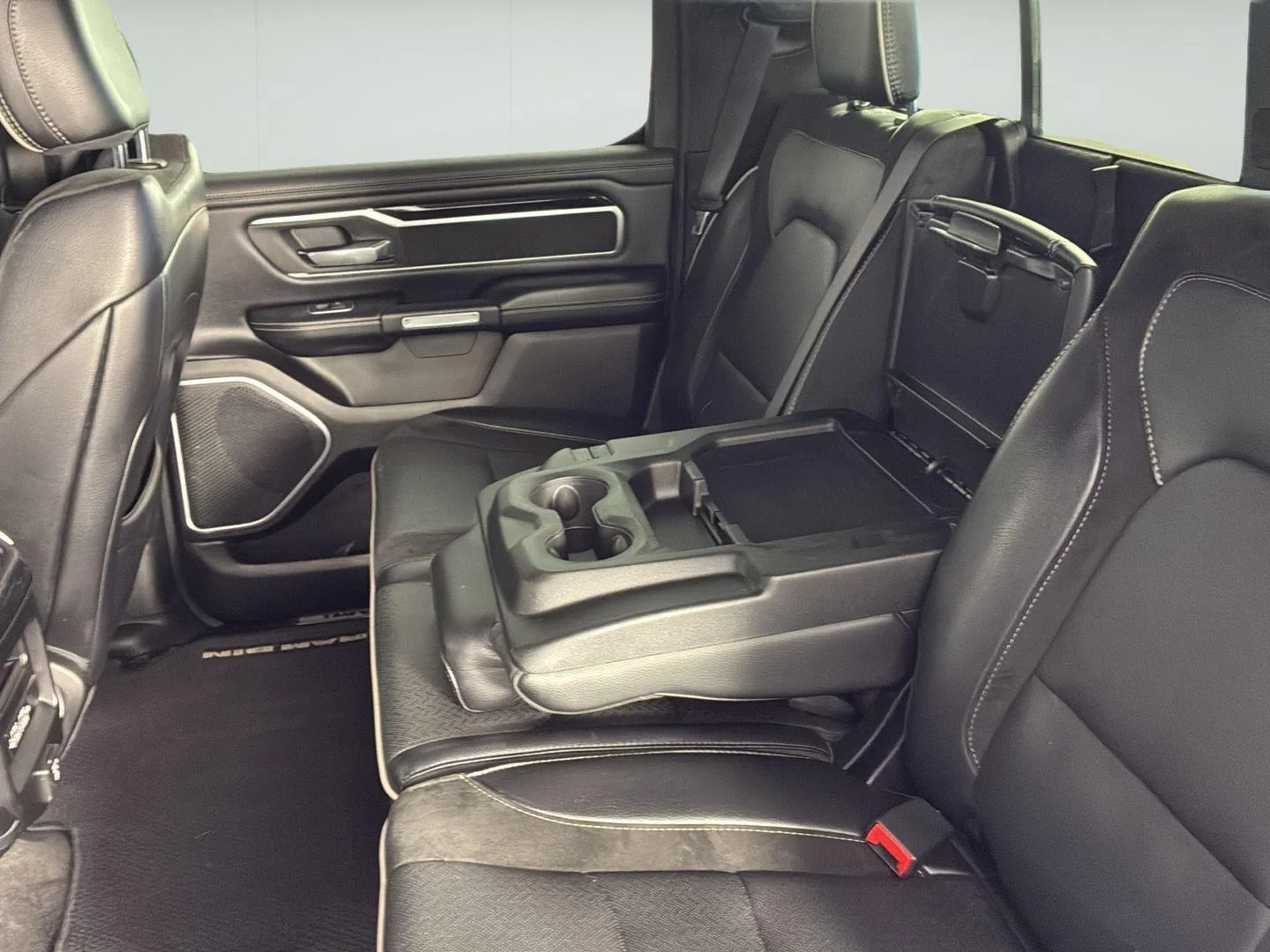 Used 2020 Patriot Blue Pearlcoat Ram Laramie image 26