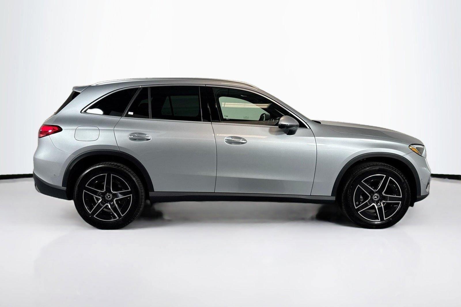 New 2026 Cirrus Silver Metallic Mercedes-Benz GLC 300 image 4
