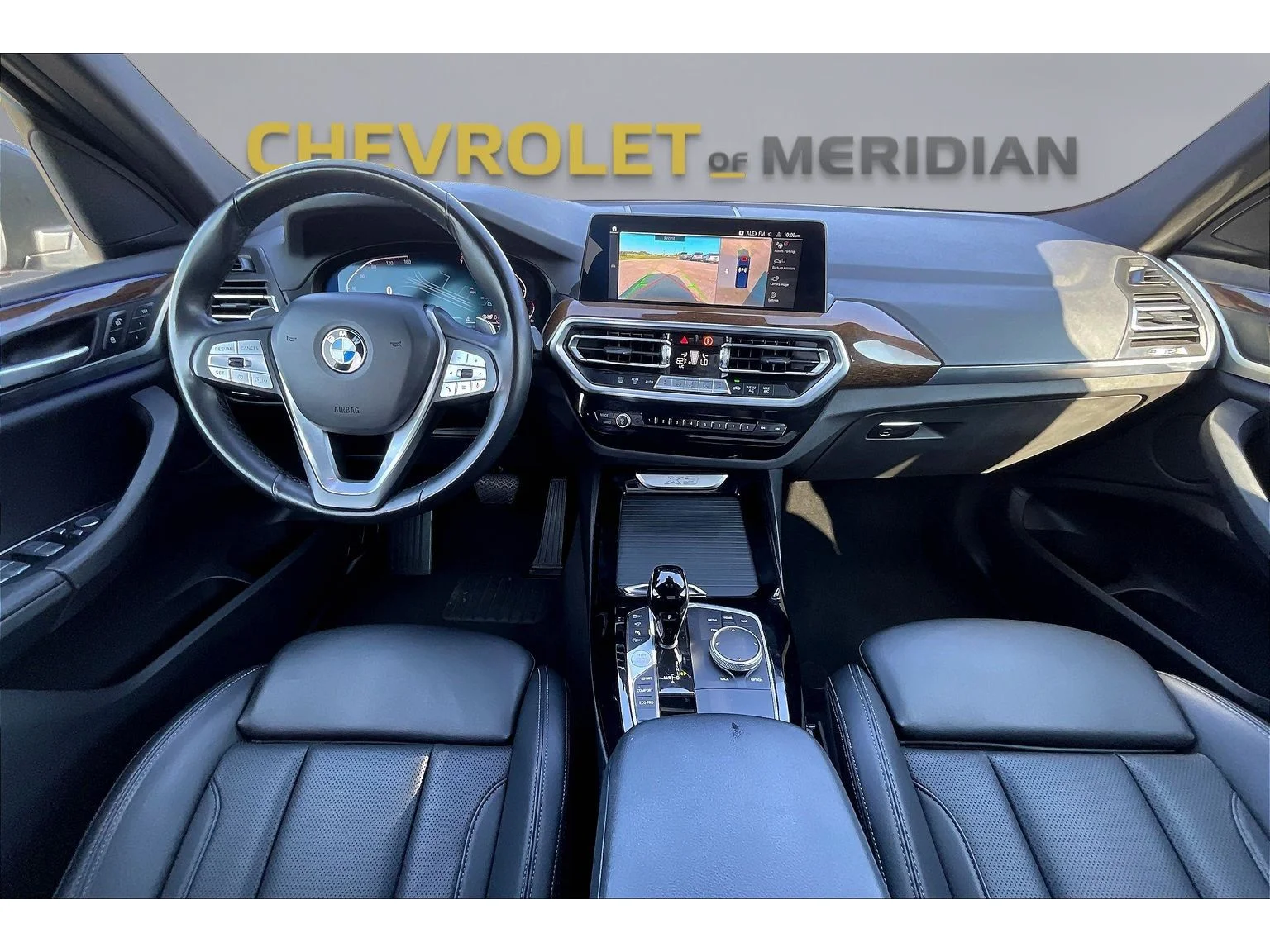Used 2024  BMW sDrive30i image 12