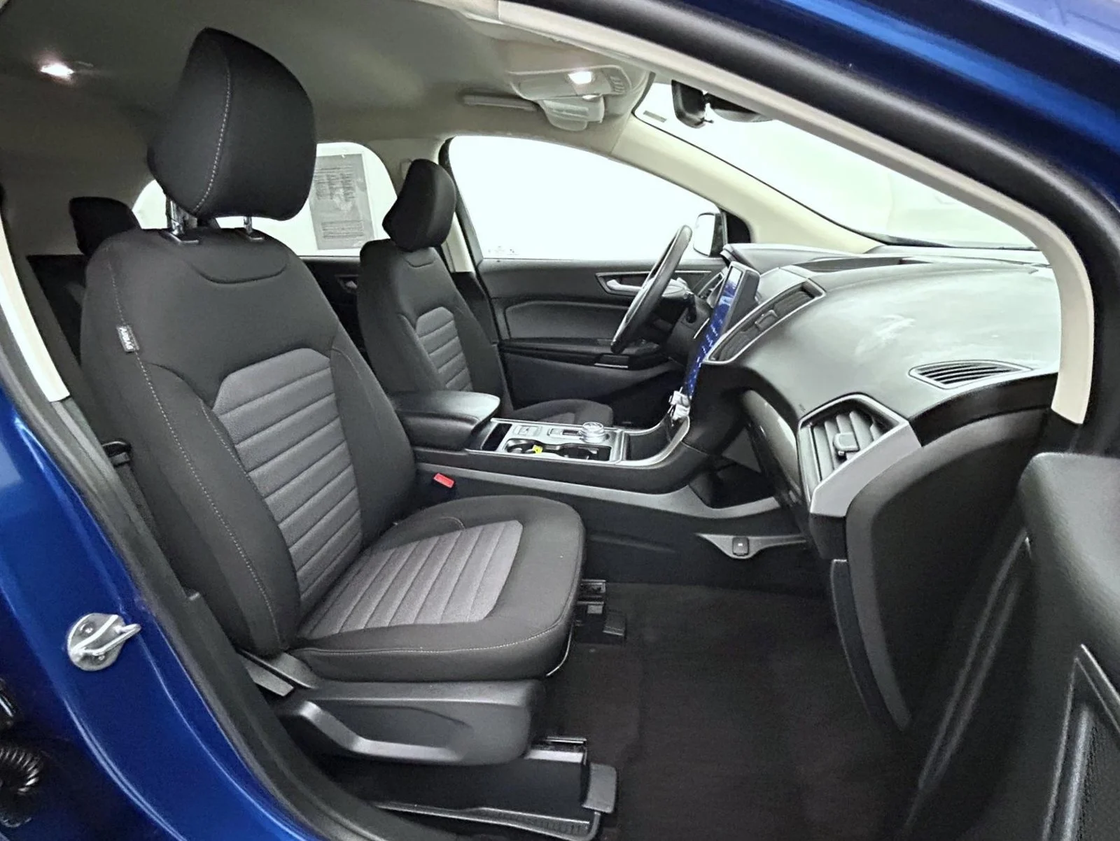 Used 2024 Blue Ford SE image 15