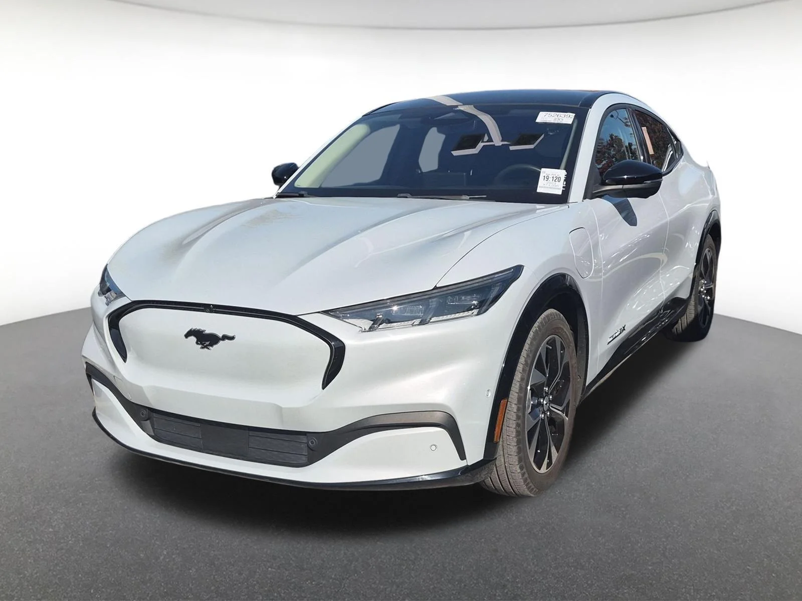 Used 2023 Space White Metallic Ford Premium image 1