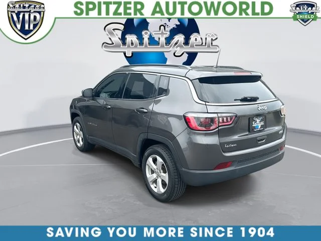 Used 2018 Gray Jeep Latitude image 7
