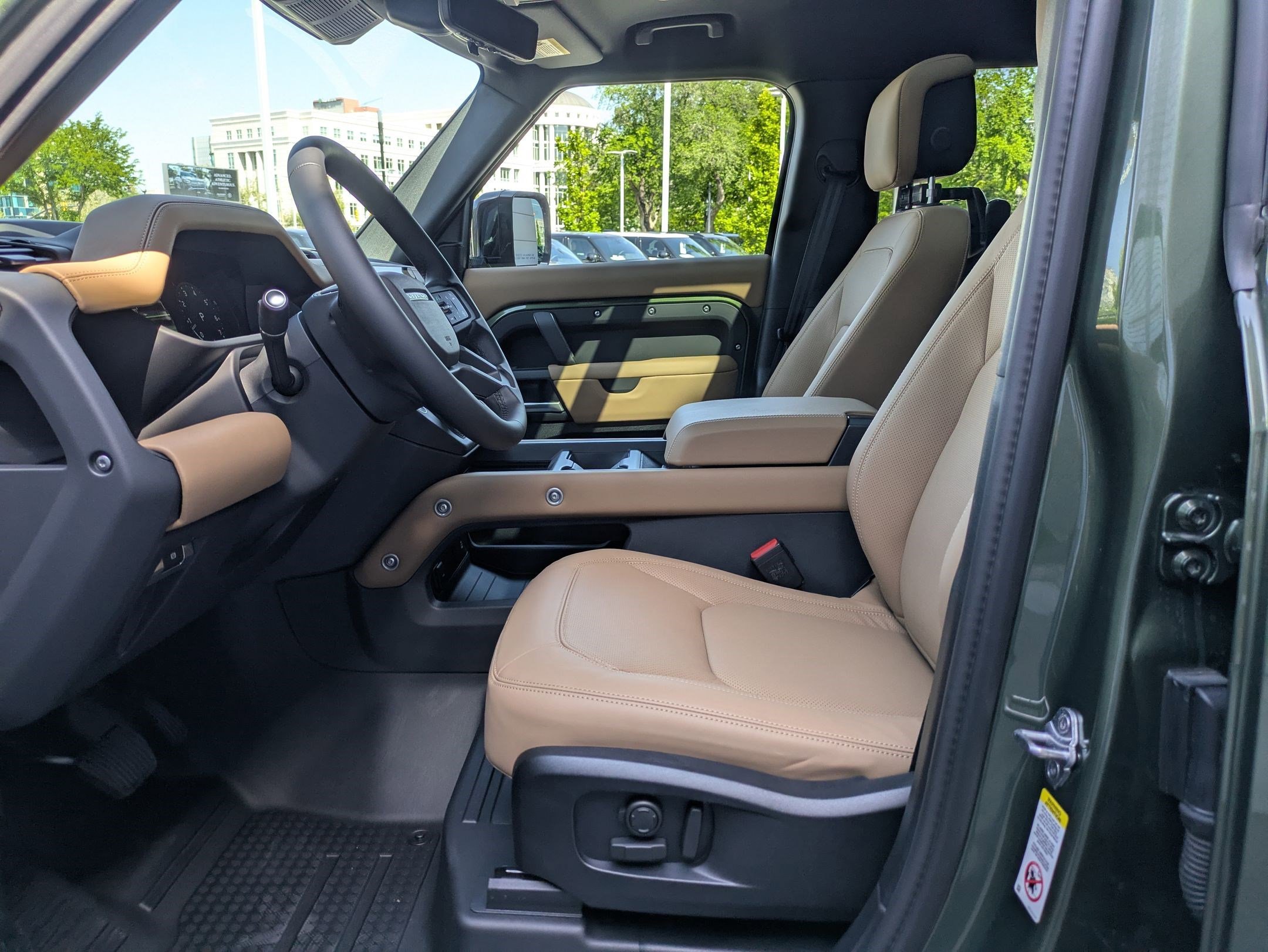 2026 Land Rover Defender X-Dynamic SE - Photo 25