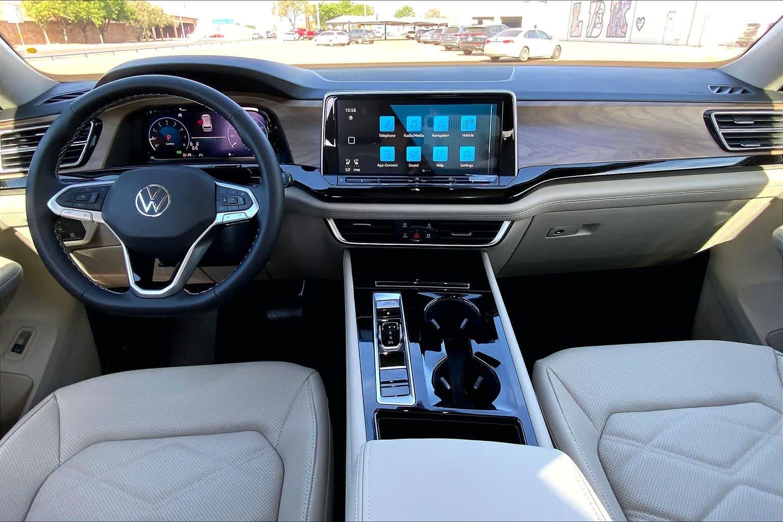 New 2026 Opal White Pearl Volkswagen 2.0T SE w/Technology image 5