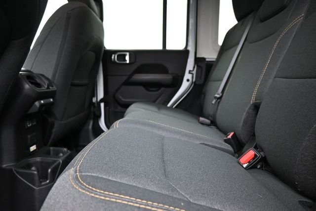 Used 2025 White Jeep Sahara image 13