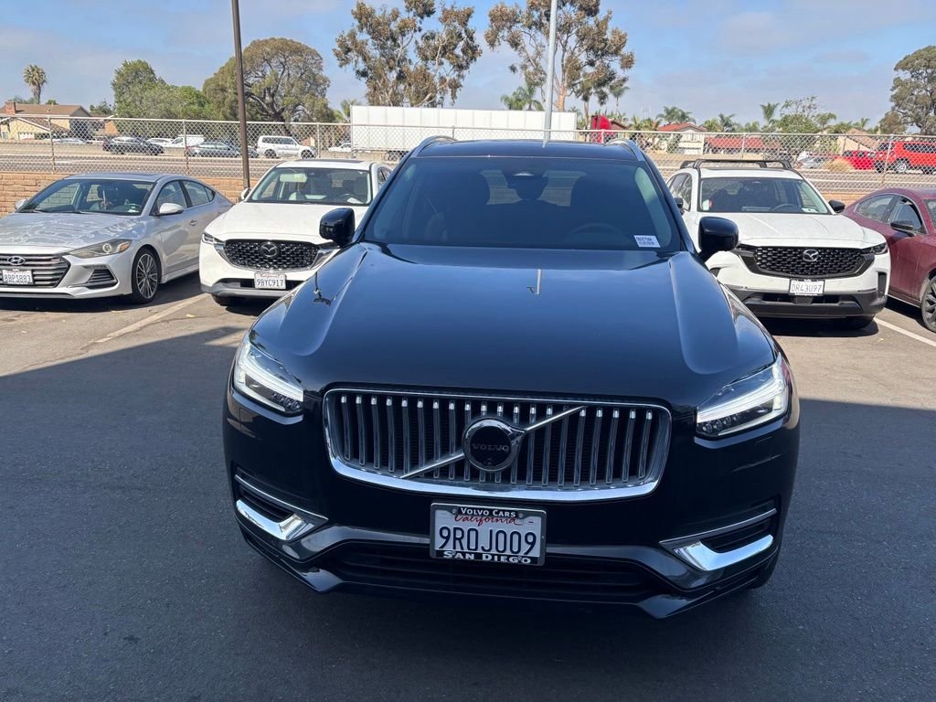 Used 2025 Onyx Black Metallic Volvo T8 Plus image 3