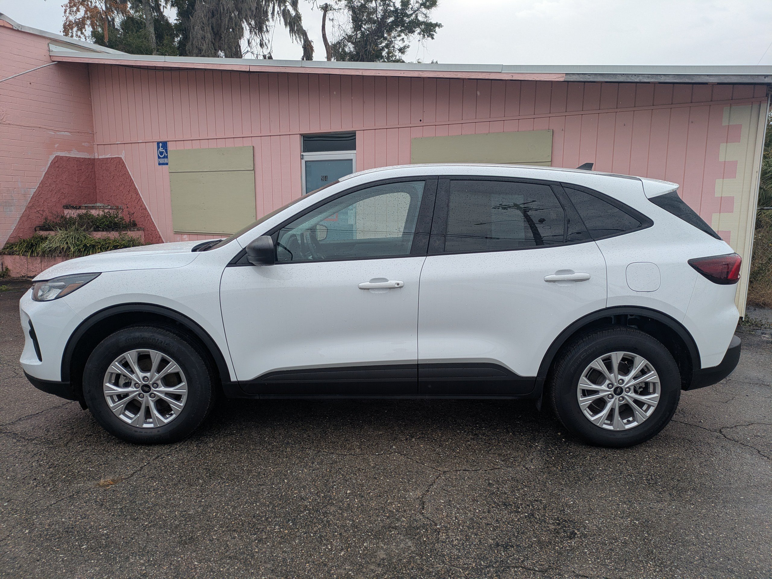 Used 2025 Oxford White Ford Active image 6
