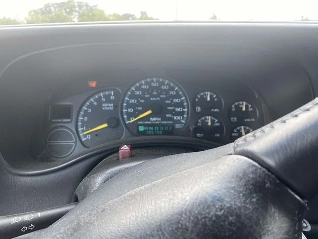 Used 2001 Black GMC SLE image 15