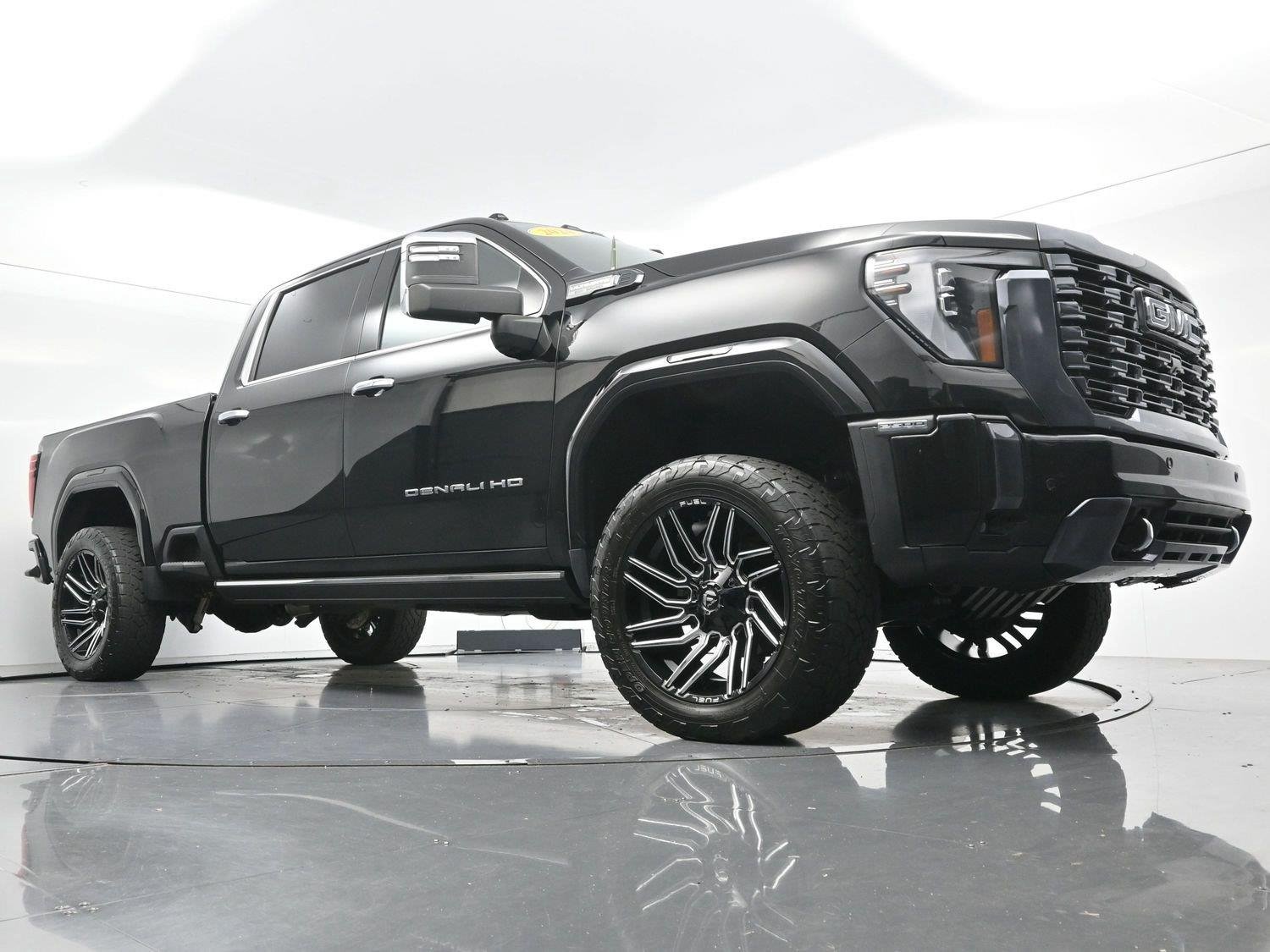 Used 2024 Onyx Black GMC Denali Ultimate image 48