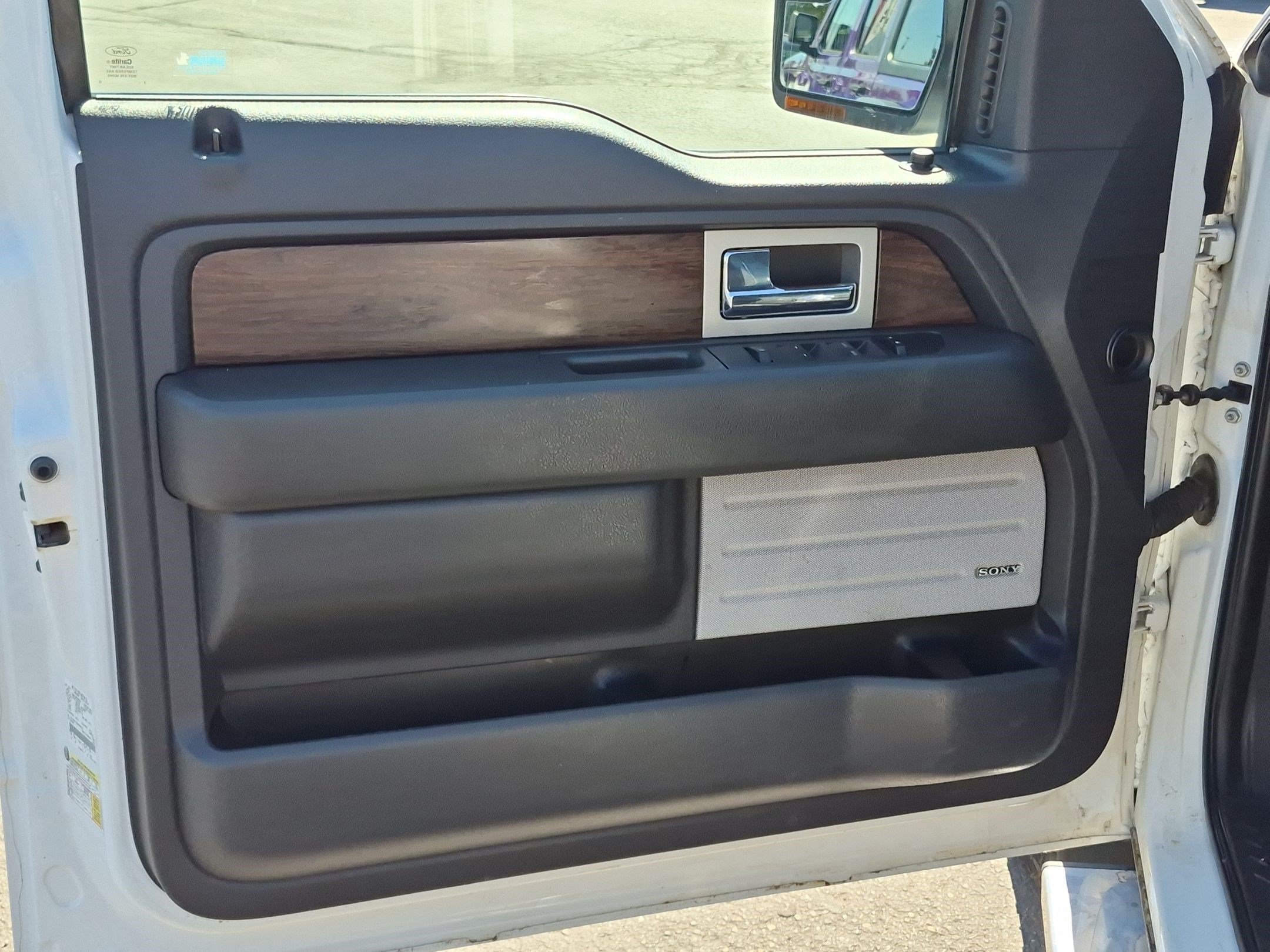 Used 2013 White Ford XL image 13