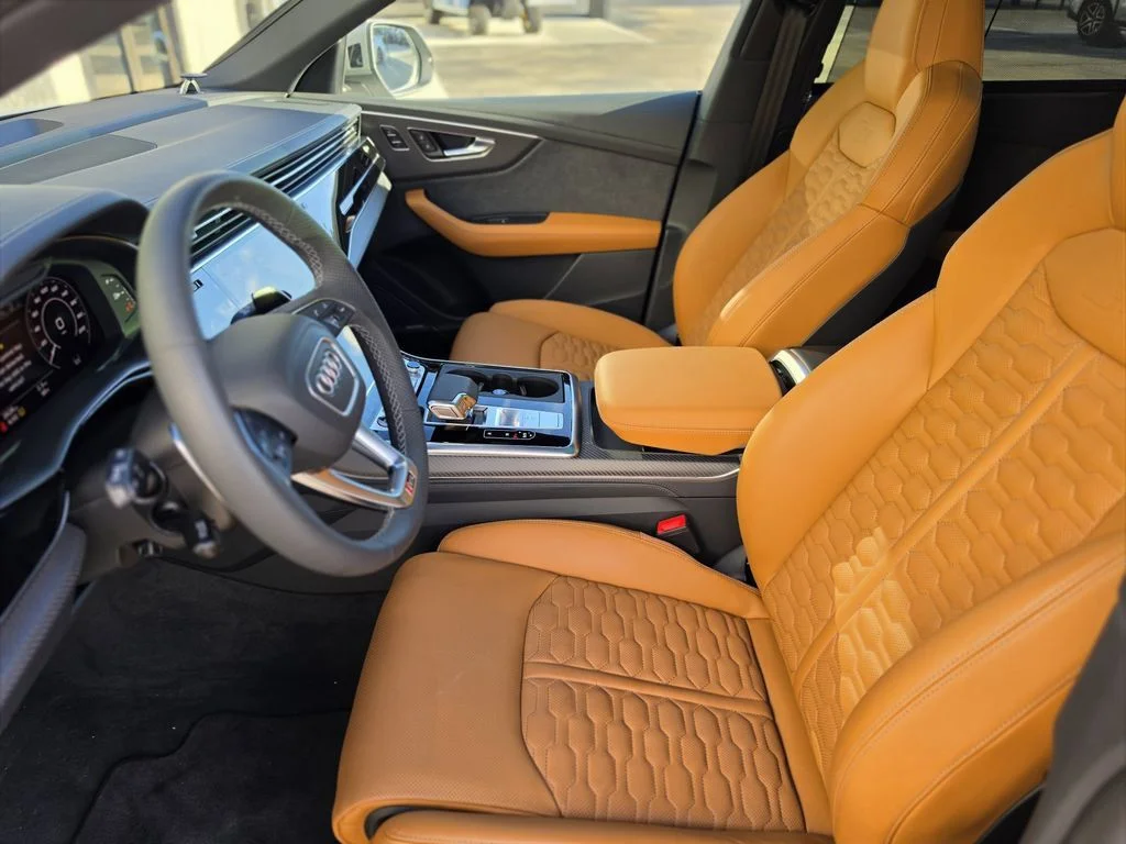 2025 Audi RS Q8 Base - Photo 18
