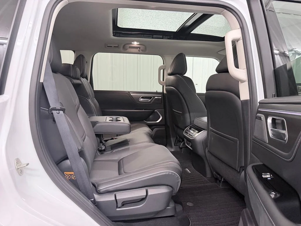 New 2027 RADIANT WHITE INFINITI Luxe 4WD image 49