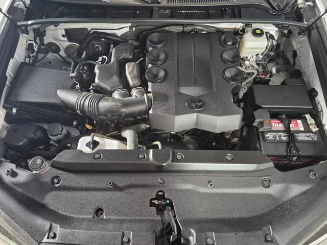 2018 Toyota 4Runner SR5 - Photo 8