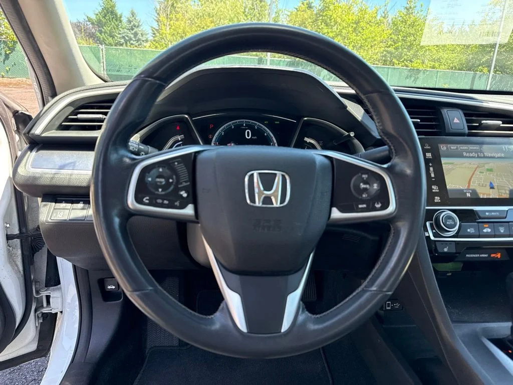 Used 2016 White Orchid Pearl Honda Touring image 10