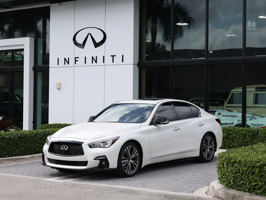 Certified Used 2023 White INFINITI SENSORY image 1