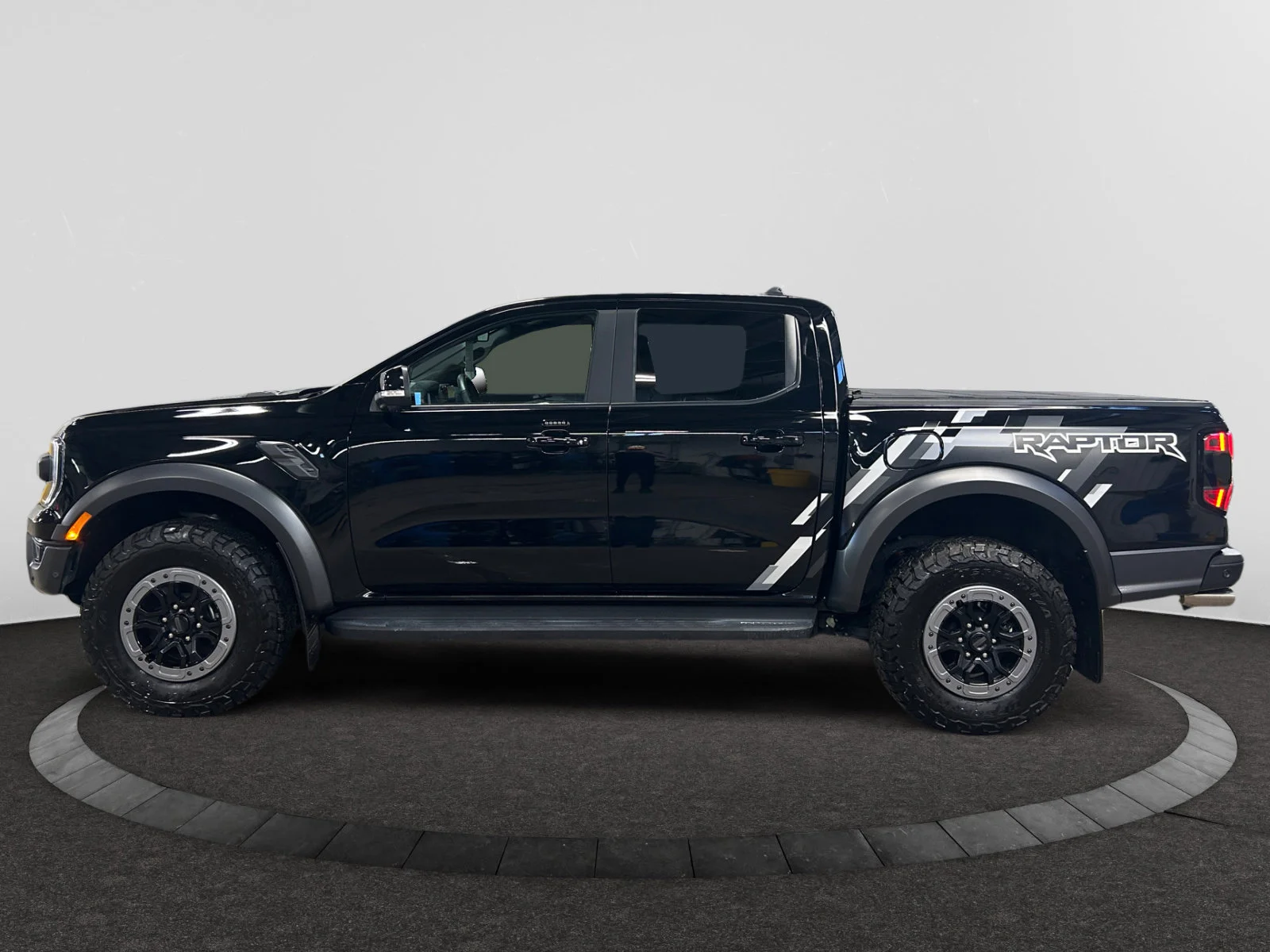 Used 2024 BLACK Ford RAPTOR SuperCrew image 2