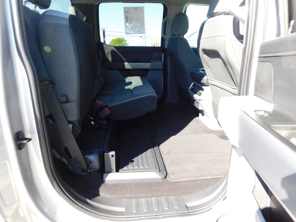 Used 2024 Silver Ford XLT image 27