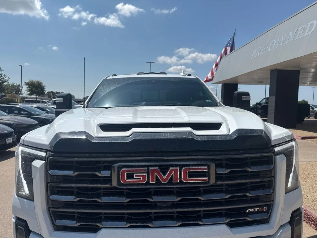 Used 2024 White GMC AT4 image 6