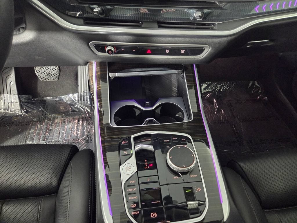 2025 BMW X7 40i - Photo 12