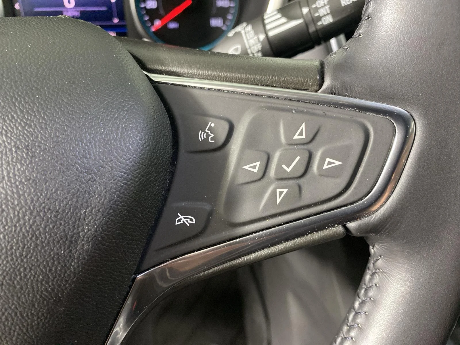 Used 2021 Summit White Chevrolet LT image 15