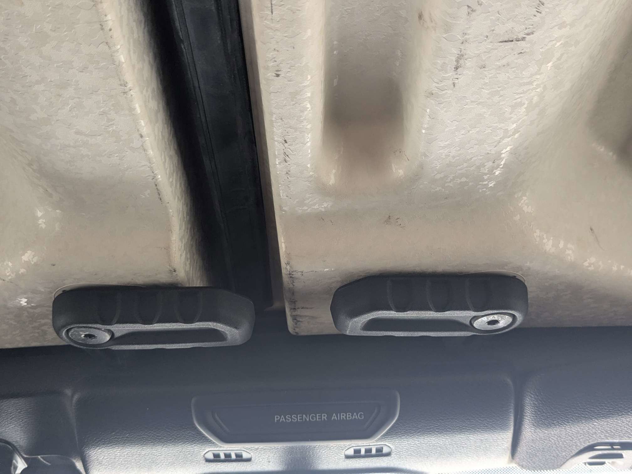 Used 2020 Bright White Clearcoat Jeep Sport S image 25
