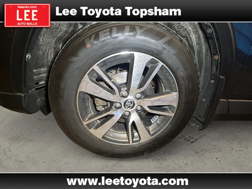 Used 2017 Magnetic Gray Metallic Toyota XLE image 14