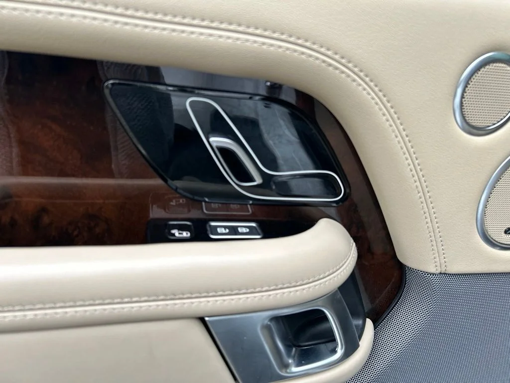 Used 2021  Land Rover Westminster image 18