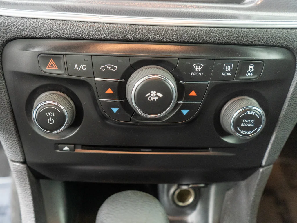 2014 Dodge Charger SE - Photo 19