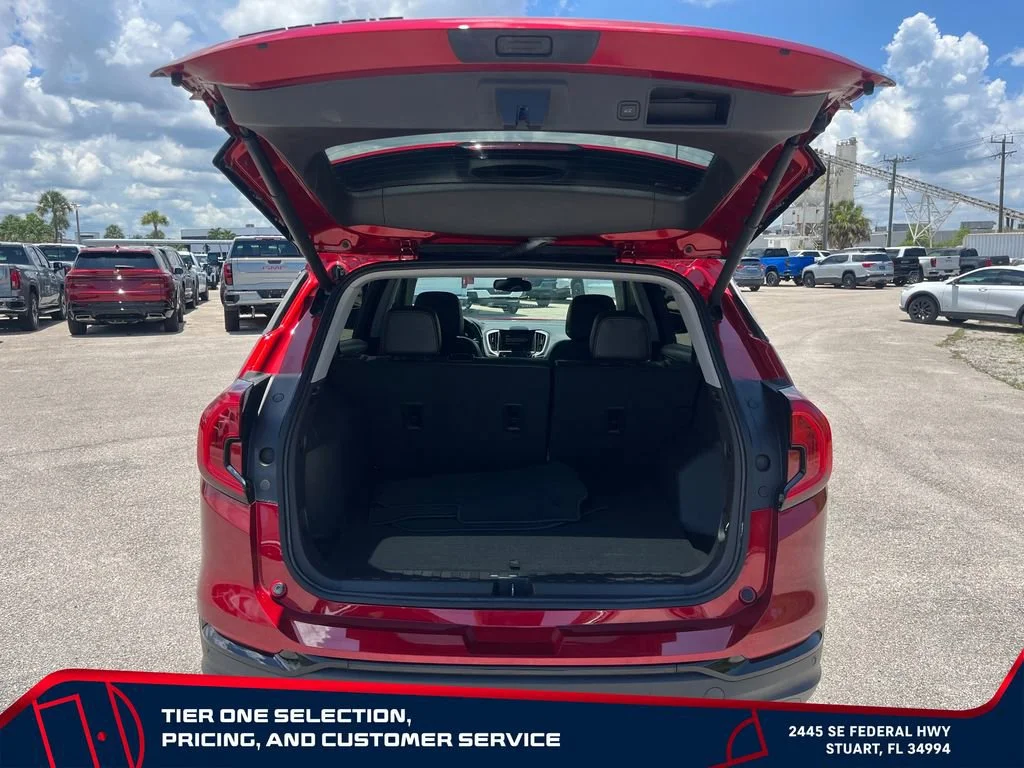 Used 2024 Volcanic Red Tintcoat GMC SLT image 10