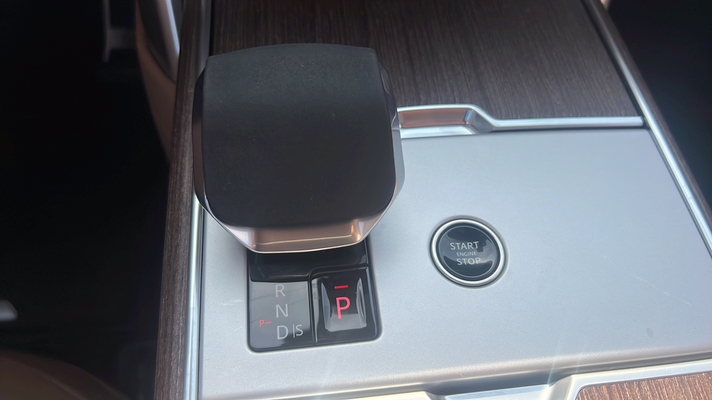 2026 Land Rover Range Rover SE - Photo 33