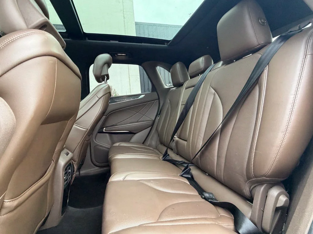 Used 2018 White Lincoln Reserve image 10