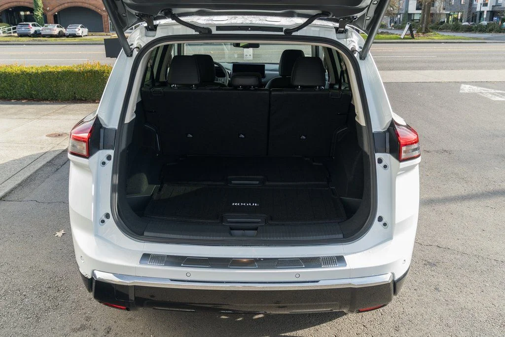 New 2026 Everest White Pearl TriCoat Nissan Platinum image 8