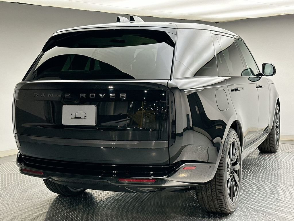 New 2026 Santorini Black Land Rover SE image 3