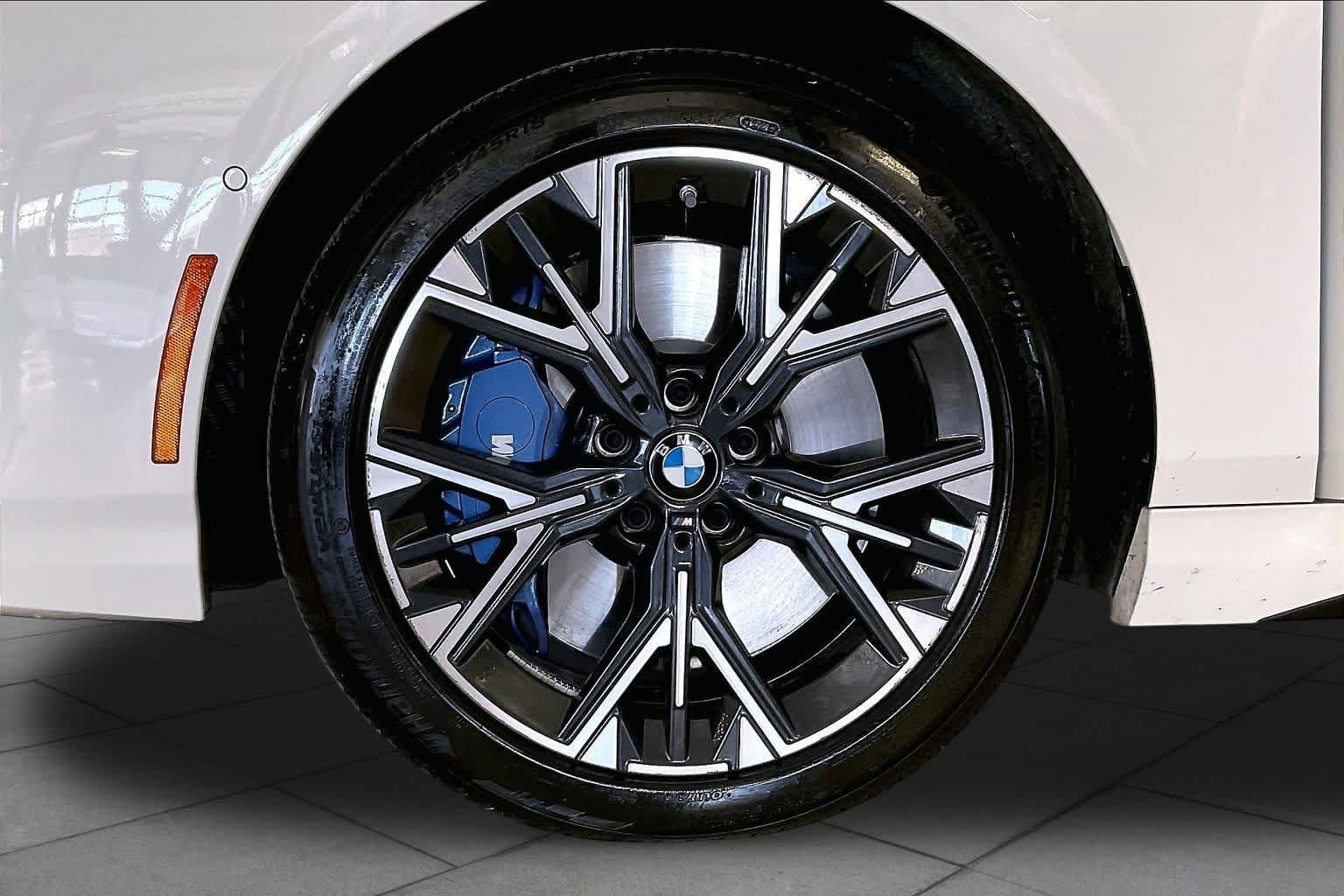2025 BMW 2 Series M235 - Photo 9