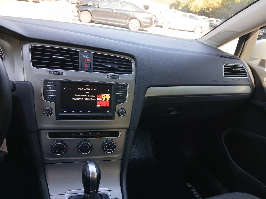 Used 2017 Silver Volkswagen S image 35