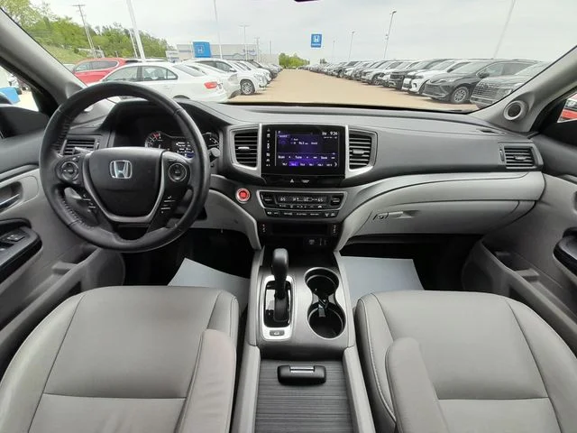 Used 2018  Honda EX-L image 45