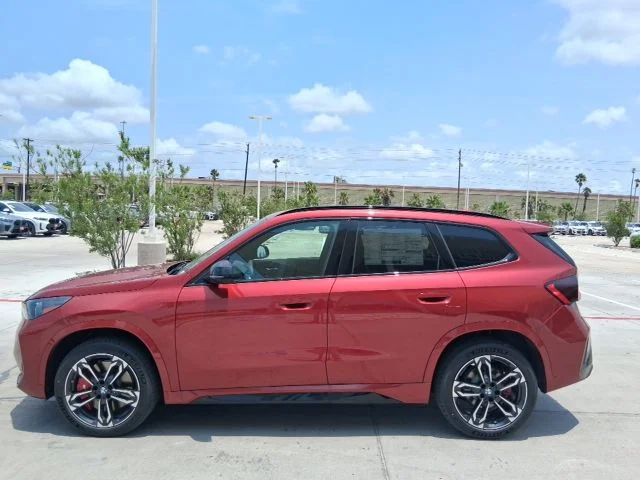 New 2026 Vegas Red Metallic BMW xDrive28i image 3