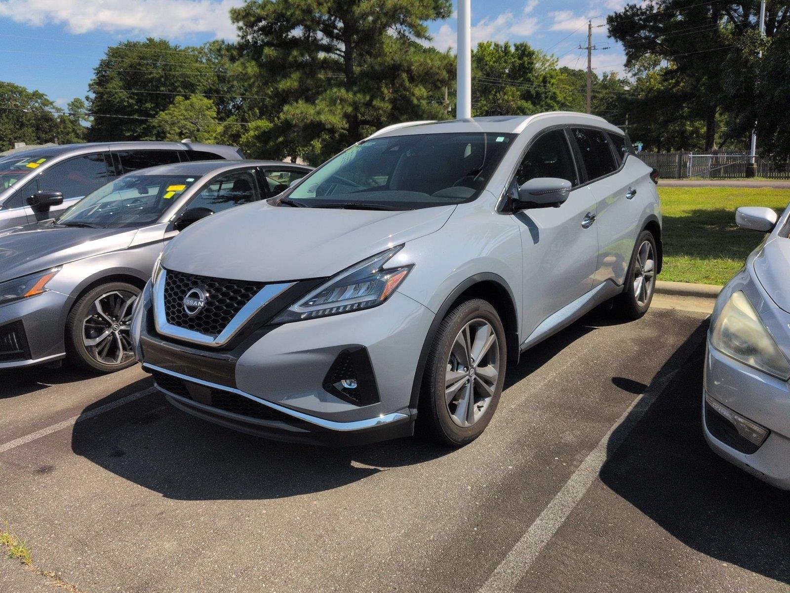 Used 2024 Boulder Gray Pearl Nissan Platinum image 1