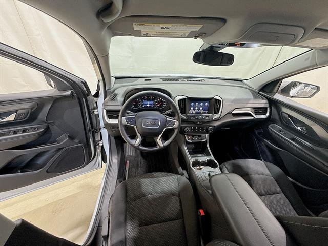 Used 2022 Quicksilver Metallic GMC SLE image 19