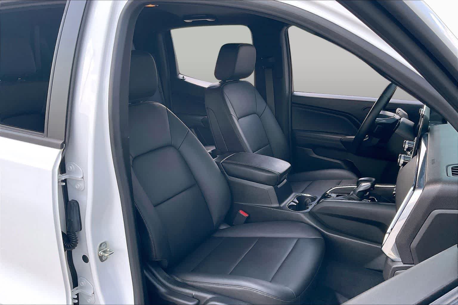 Used 2023 Summit White GMC 2WD Elevation image 9