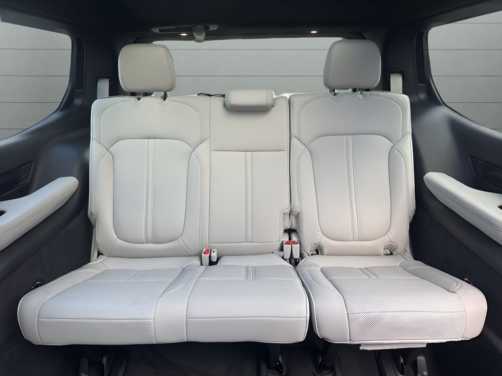 New 2026 Bright White Clear-Coat Exterior Paint Jeep Summit Premium 4x4 image 27
