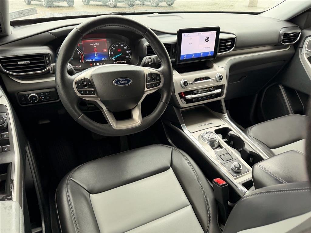 Used 2024 Stone Blue Ford XLT image 9