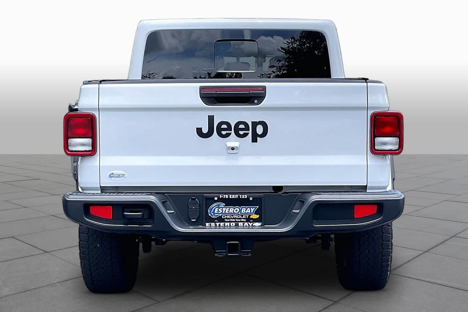 Pre-Owned 2024 Jeep Gladiator Nighthawk