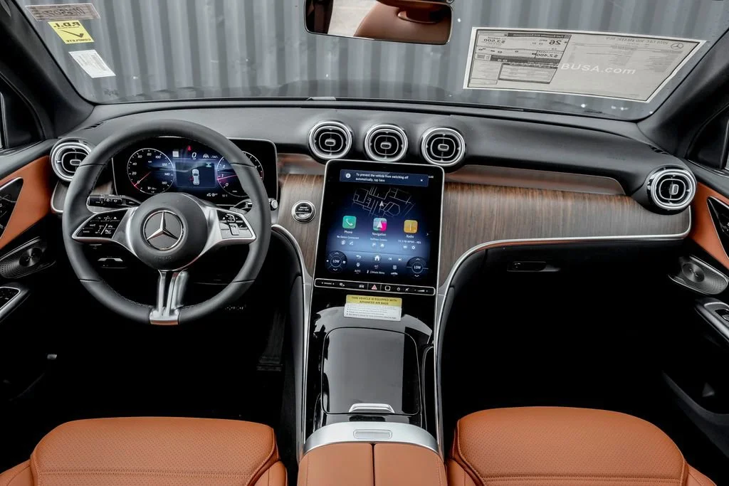 New 2026 Black Mercedes-Benz GLC300 image 19